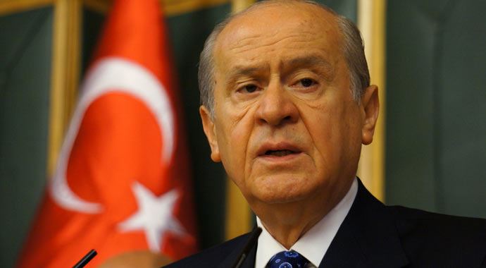Devlet Bahçeli'den  'başörtülü milletvekili'ne yeşil ışık