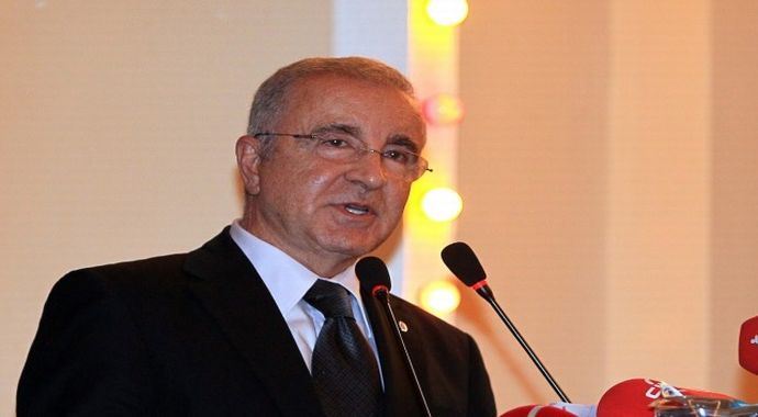 Aysal Londra&#039;da mikrofon başında