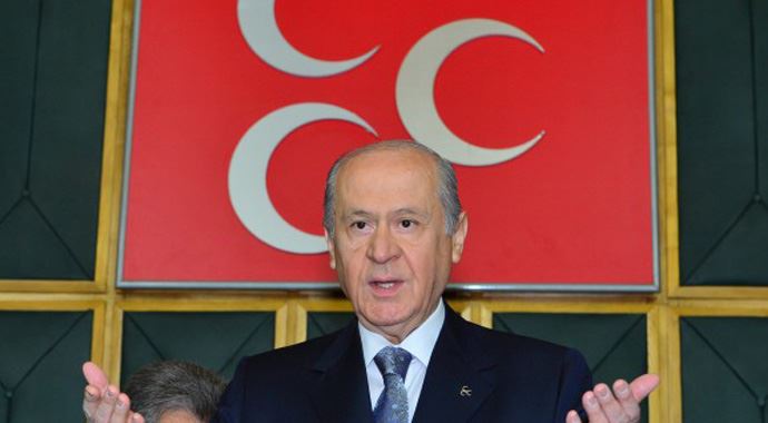 Bahçeli'den 2 bin 'Öğrenci Andı' hediyesi Bahçeli'den 2 bin 'Öğrenci Andı' hediyesi