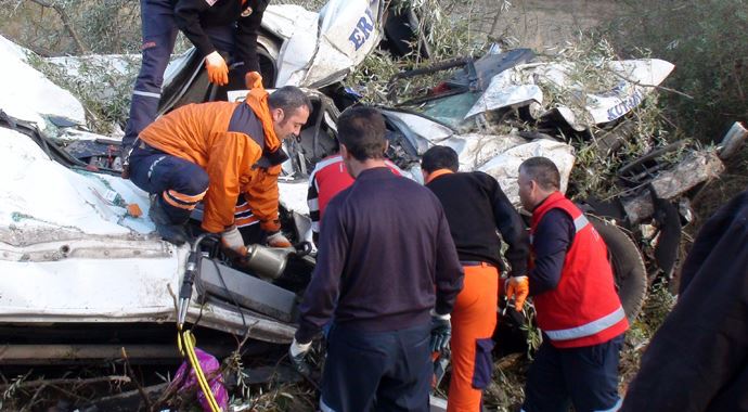 Kütahya&#039;da korkunç kaza, 9 ölü