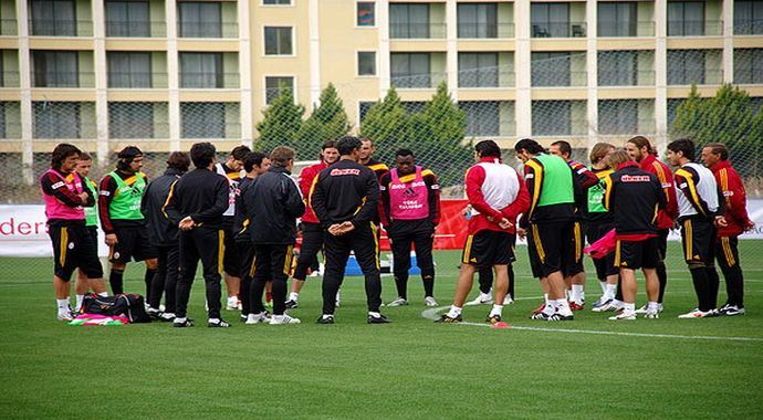 Galatasaray'da Karabükspor'a hazırlanıyor Galatasaray'da Karabükspor'a hazırlanıyor