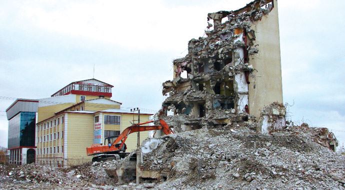 Çürük binaya ibretlik ceza, deprem davalarında emsal olacak Çürük binaya ibretlik ceza, deprem davalarında emsal olacak
