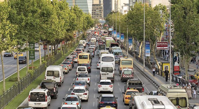 İstanbul'da trafik neden tıkanıyor İstanbul'da trafik neden tıkanıyor