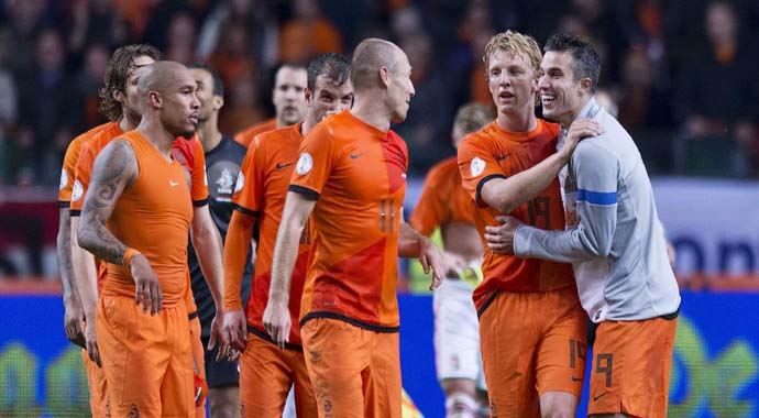 Portakallar'ın yıldızı Arjen Robben, taraftara dikkat çekti Portakallar'ın yıldızı Arjen Robben, taraftara dikkat çekti