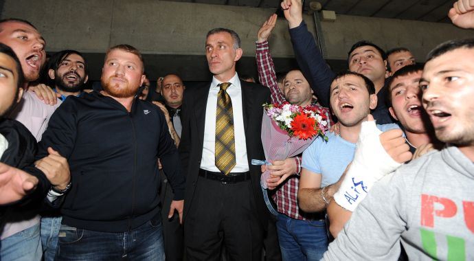İbrahim Hacıosmaoğlu gözyaşlarını tutamadı İbrahim Hacıosmaoğlu gözyaşlarını tutamadı