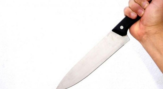 Bıçakladıktan sonra özür diledi Bıçakladıktan sonra özür diledi