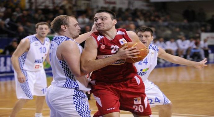Anadolu Efes, Tadija Dragicevic'i renklerine bağladı