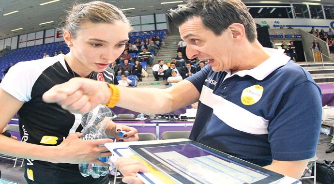 Vakıfbank'ın 52 maçtır yenilmemesinin sırrı tablette Vakıfbank'ın 52 maçtır yenilmemesinin sırrı tablette