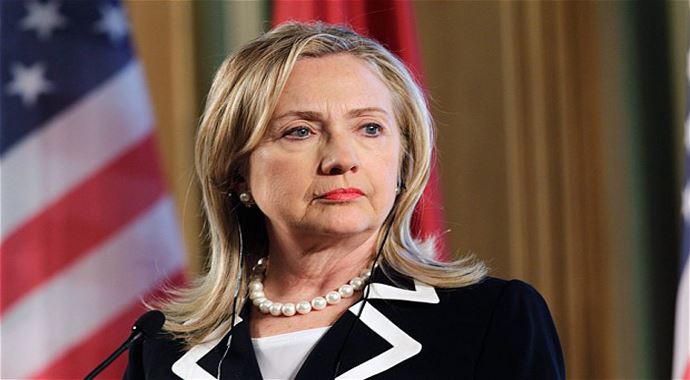 Hillary Clinton'a İngiltere'de para cezası
