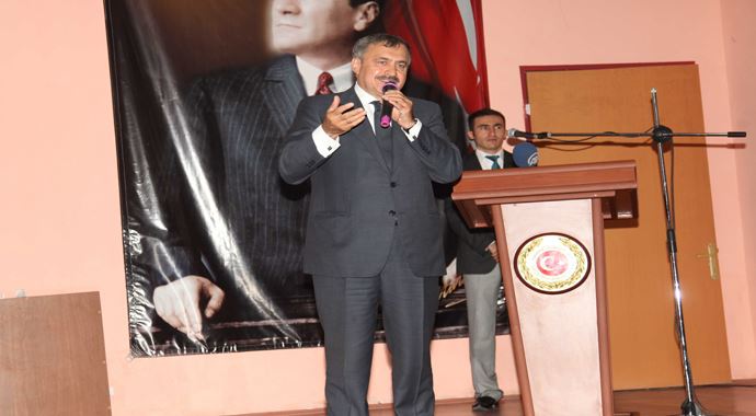 Veysel Eroğlu, '1 milyon 300 bin kişiye Afrika'da su götürdük'