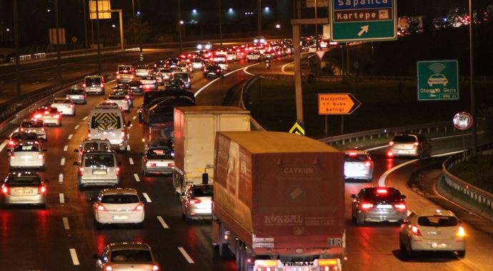 TEM'de trafik durdu duracak TEM'de trafik durdu duracak
