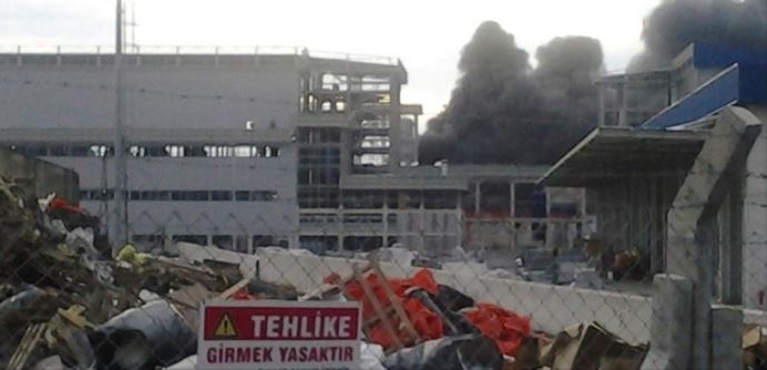 Tekirdağ'da yağ fabrikasında yangın çıktı Tekirdağ'da yağ fabrikasında yangın çıktı