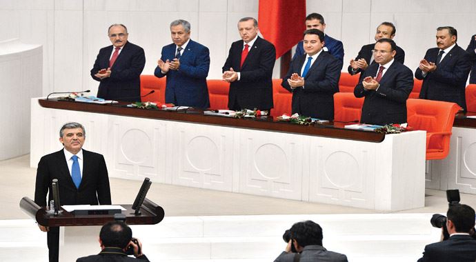 Meclis açıldı, Cumhurbaşkanı ilklerle veda etti Meclis açıldı, Cumhurbaşkanı ilklerle veda etti