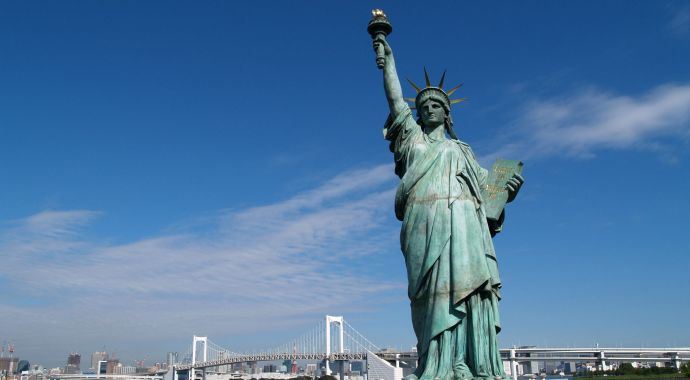 Özgürlük anıtı kapatıldı Özgürlük anıtı kapatıldı