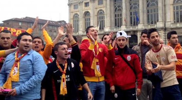 Galatasaraylı taraftarlar, Torino'da