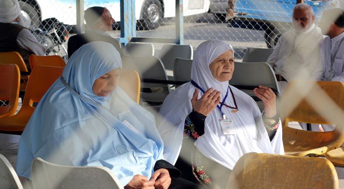 Mısır, Filistinli hacı adaylarının geçişine izin vermiyor