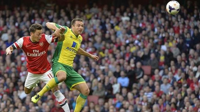 Mesut Özil İngiltere&#039;de bir ilke imza attı