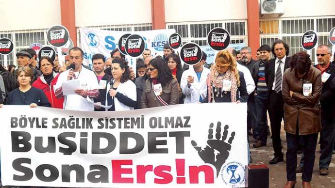 Sağlıkta şiddete 'İngiliz modeli' teklifi Sağlıkta şiddete 'İngiliz modeli' teklifi
