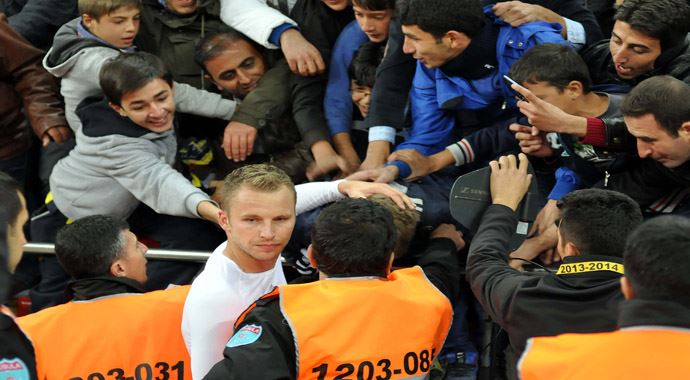 Ersun Yanal, Kadlec'i aldı Caner kırmızıdan kurtuldu Ersun Yanal, Kadlec'i aldı Caner kırmızıdan kurtuldu