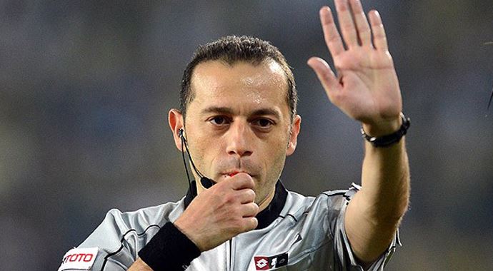 Cüneyt Çakır'a UEFA'dan görev Cüneyt Çakır'a UEFA'dan görev