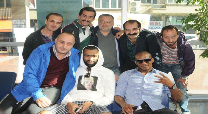 Sahalardan sahneye, Malouda ve Bosingwa artist oluyor Sahalardan sahneye, Malouda ve Bosingwa artist oluyor