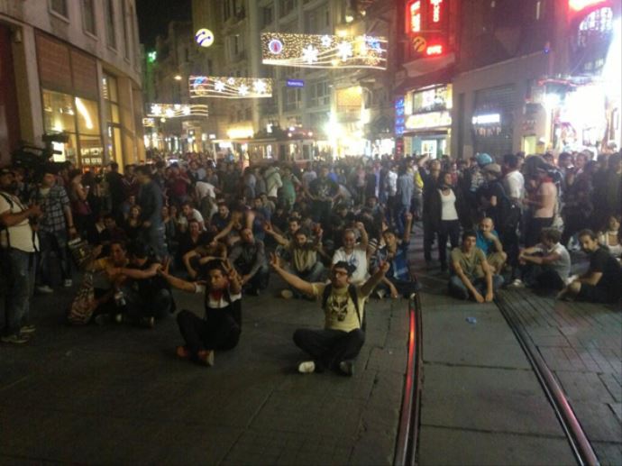 Taksim'de bu kez ODTÜ müdahalesi yapıldı Taksim'de bu kez ODTÜ müdahalesi yapıldı