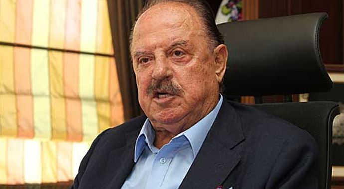 İlhan Cavcav'a teknik direktör dayanmıyor İlhan Cavcav'a teknik direktör dayanmıyor