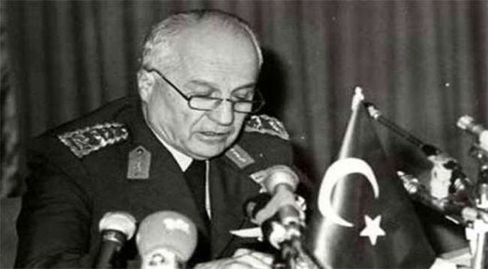 Kenan Evren, savunmasını avukatlarına yaptıracak