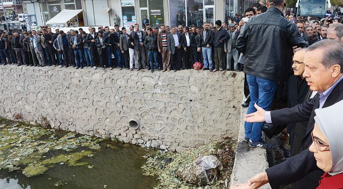 Kirli dere Başbakan'ı kızdırdı, Bu ne hâl kardeşim! Kirli dere Başbakan'ı kızdırdı, Bu ne hâl kardeşim!