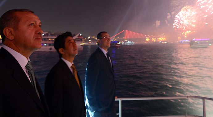 Başbakan Erdoğan, Shinzo ve Ponta 29 Ekim gösterilerini izledi