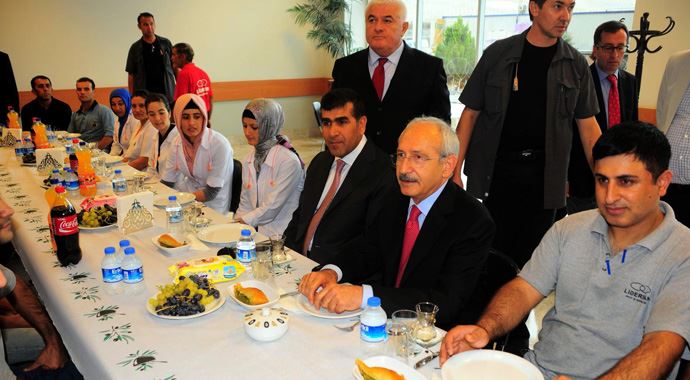 Kılıçdaroğlu, işçilerle yemek yedi Kılıçdaroğlu, işçilerle yemek yedi