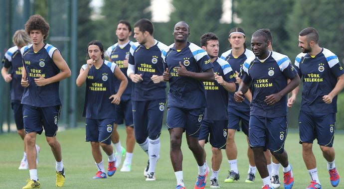 Fenerbahçe, Trabzonspor maçı hazırlıklarını sürdürüyor