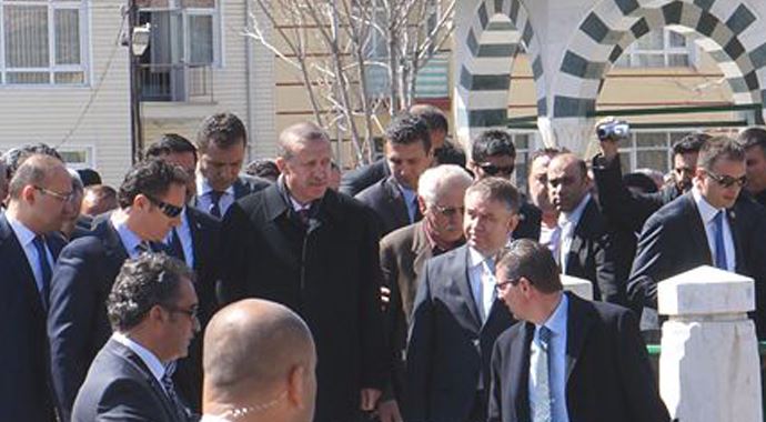 Başbakan Erdoğan, cuma namazını Aksa Camisi&#039;nde kıldı
