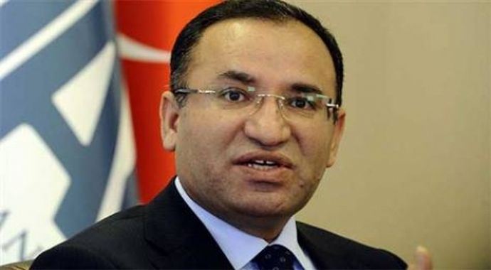 Bozdağ 'Heralde Kılıçdaroğlu WC'nin kapısında sıkışmış' Bozdağ 'Heralde Kılıçdaroğlu WC'nin kapısında sıkışmış'