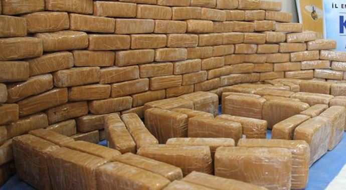 Van'da 241 kilo eroin ele geçirildi Van'da 241 kilo eroin ele geçirildi