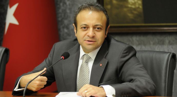 Bağış 'Her sabah zorla ezberletilen antlarla bir yere varılmaz' Bağış 'Her sabah zorla ezberletilen antlarla bir yere varılmaz'