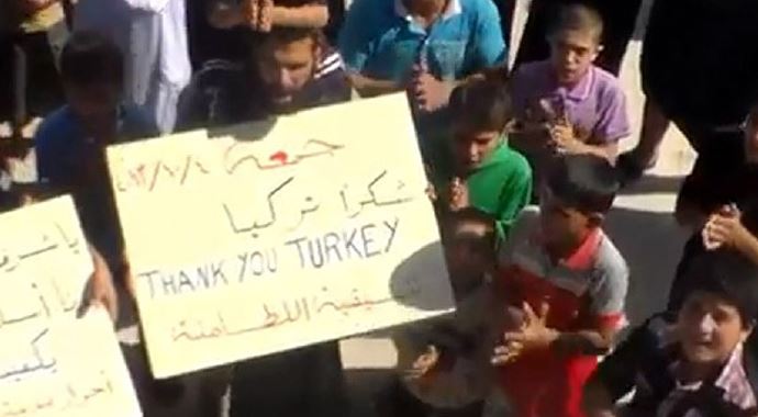 Suriye'de 'Teşekkürler Türkiye Cuması' Suriye'de 'Teşekkürler Türkiye Cuması'