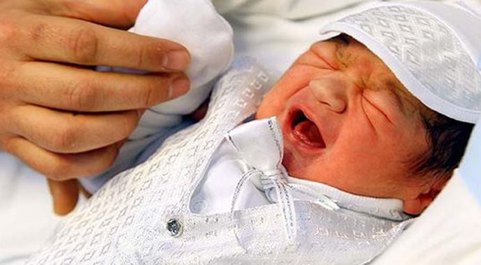 Ölen kadının karnındaki bebek sezaryenle alındı