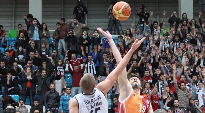 Aslan, Türkiye Kupası'nda Beşiktaş'ı devirdi Aslan, Türkiye Kupası'nda Beşiktaş'ı devirdi