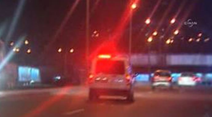 Kartal&#039;da dur ihtarına uymayınca polis ateş açtı