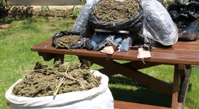 Bursa'da esrar operasyonu, 180 kilo ele geçirildi Bursa'da esrar operasyonu, 180 kilo ele geçirildi