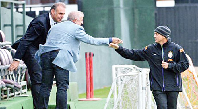 Aysal, Mancini'den sonra Florya'yı mesken tuttu Aysal, Mancini'den sonra Florya'yı mesken tuttu