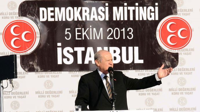 Bahçeli, Kazlıçeşme'deki mitingde andımızı okudu Bahçeli, Kazlıçeşme'deki mitingde andımızı okudu