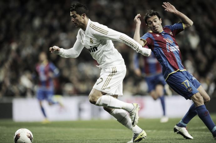 Ronaldo, Real Madrid&#039;i ipten aldı