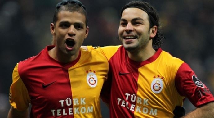 Galatasaray'da orta saha krizi yaşanıyor Galatasaray'da orta saha krizi yaşanıyor