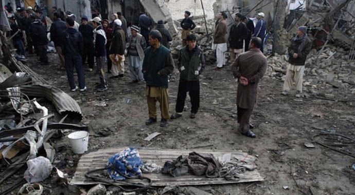 Pakistan&#039;da bombalı saldırı, 3 asker öldü