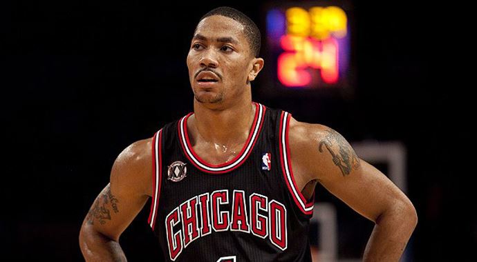 Derrick Rose 525 gün sonra sahara döndü Derrick Rose 525 gün sonra sahara döndü