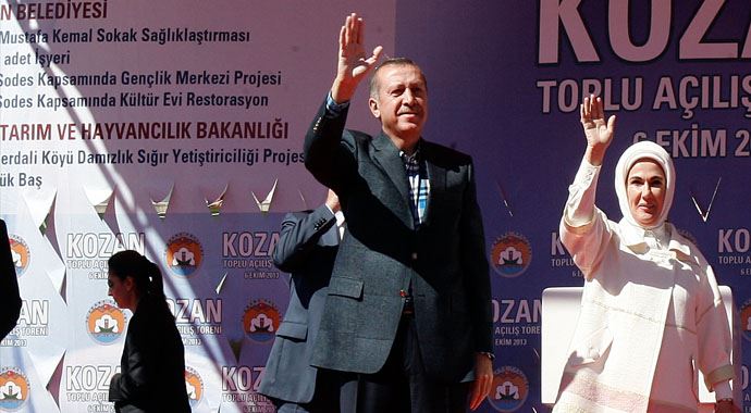 Başbakan Erdoğan, 'Kızlarımı kendi ülkemde okutamadım' Başbakan Erdoğan, 'Kızlarımı kendi ülkemde okutamadım'