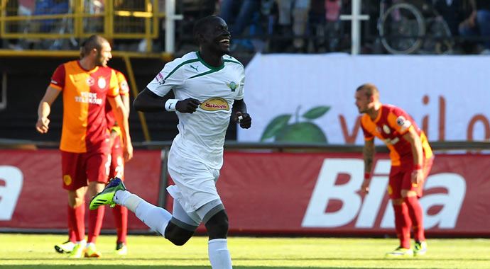 Galatasaray'ı yıkan Oumar Niasse, 'Görevimi yaptım' Galatasaray'ı yıkan Oumar Niasse, 'Görevimi yaptım'