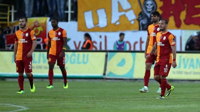 Süper Lig'de toplu sonuçlar ve puan durumu Süper Lig'de toplu sonuçlar ve puan durumu